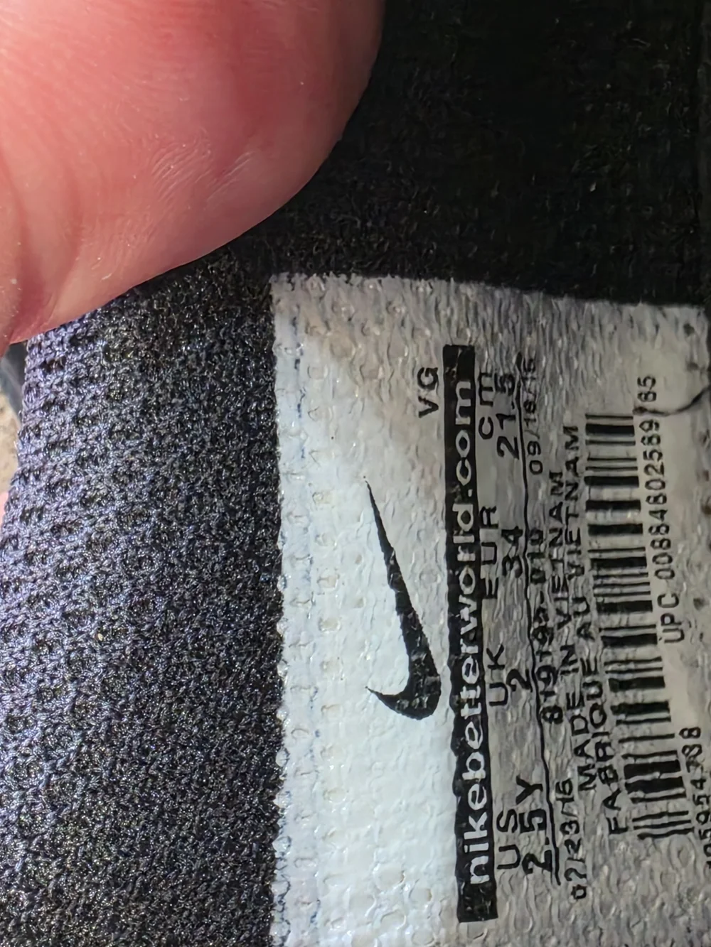 Nike Tiempo Legend Club FG Soccer Cleats Kids Size 2.5Y Black/White Youth Footba